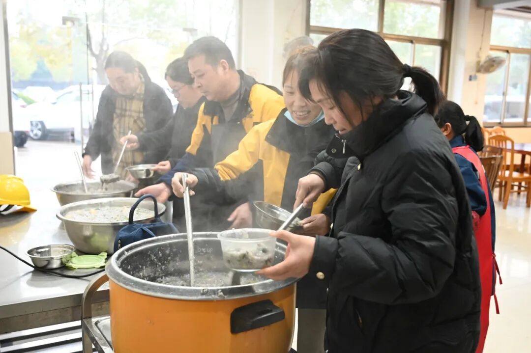 粥暖中辰，情满腊八